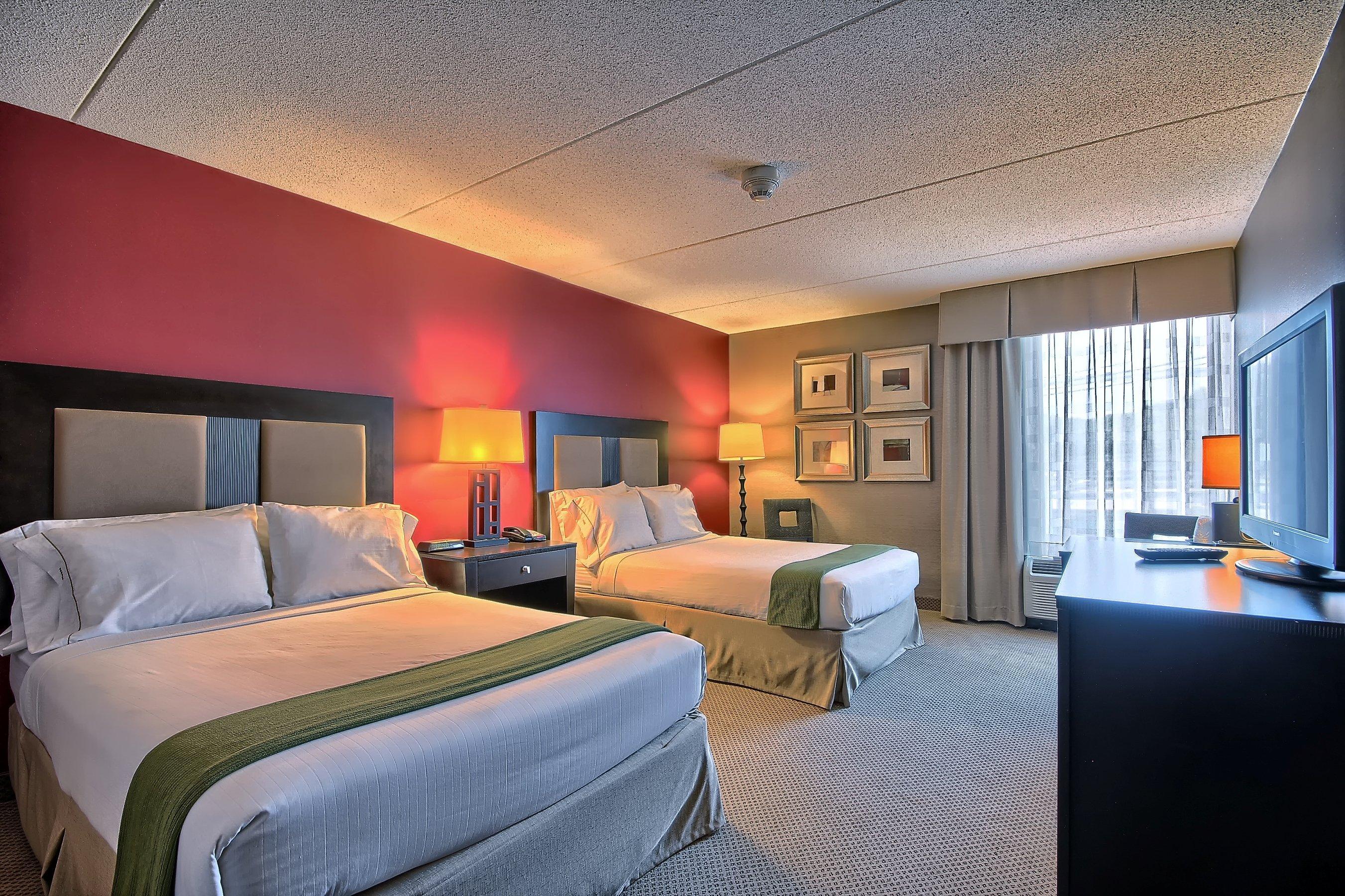 Holiday Inn Express Charleston-Civic Center By Ihg Exterior photo
