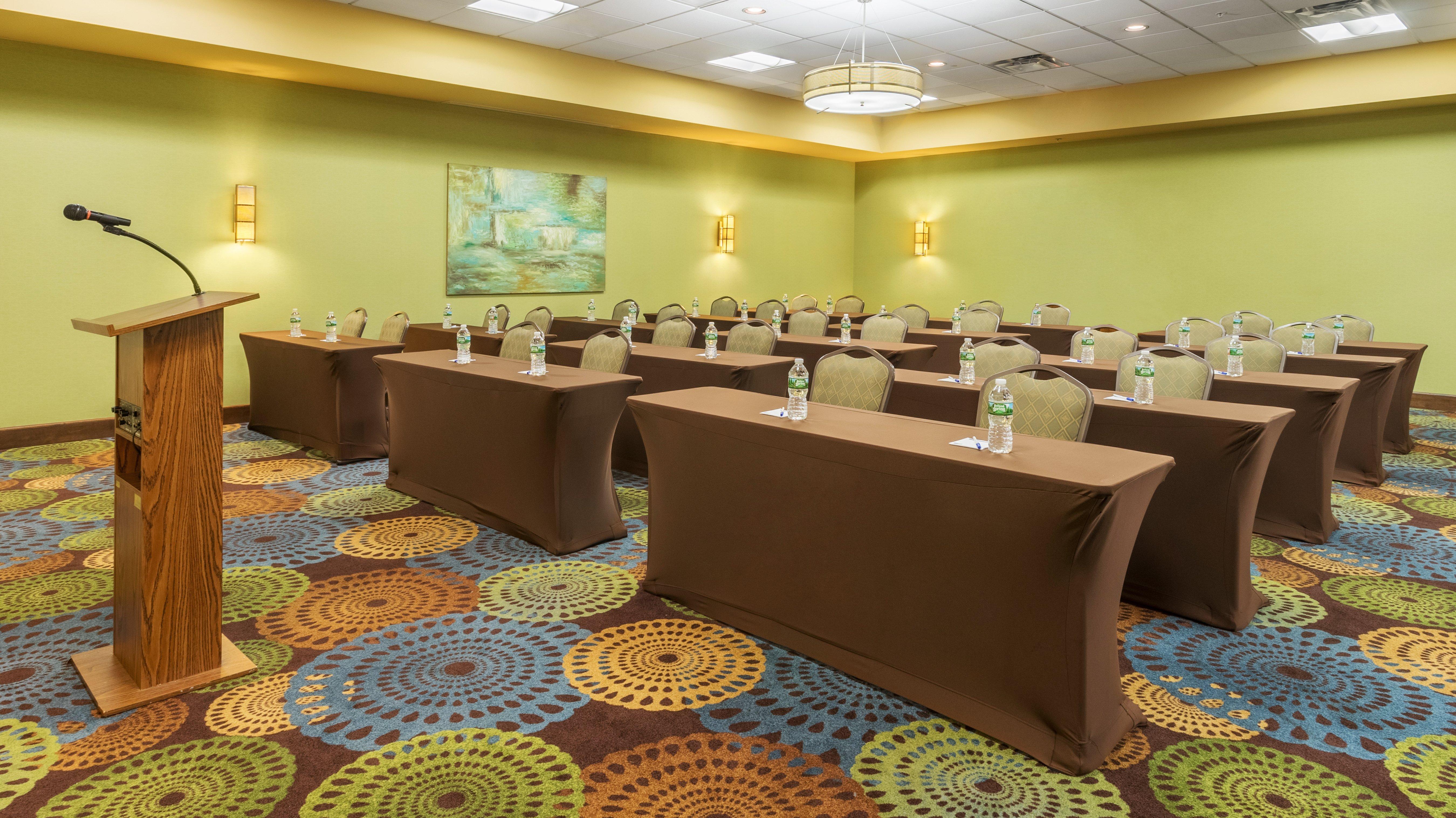 Holiday Inn Express Charleston-Civic Center By Ihg Exterior photo
